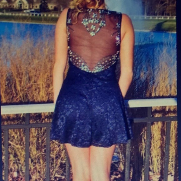 Windsor Dresses & Skirts - Blue lace semi formal dress short